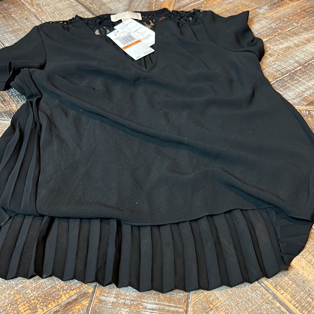 Michael Kors NWT $98 Womens Black Pleated Lace-Yoke Chic Pleats Size PS. - Picture 3 of 4